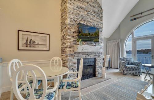 Charlevoix House | 344 Edgewater Inn