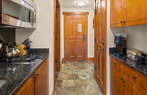Stowe Area Cabin | #345 | Studio | NATIONAL | 3rd Floor Pool & Mountain Views