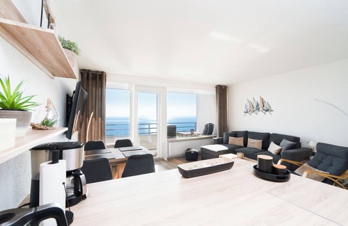 Sierksdorf Apartment | 347/Wonderful sea view in 1st row on the Baltic Sea beach