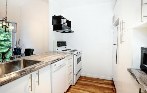 Stoneham Apartment | 35#23 Chemin du Hameau
