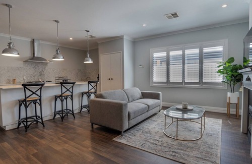 Baldivis House | 35 Hamptons Luxury Escape Family Home Sleeps9