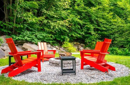 Bethel Ski Chalet | 35 Hideaway - Mtn Views, Hot Tub, Game Room, Dogs Ok, 12 Mins to Sunday River