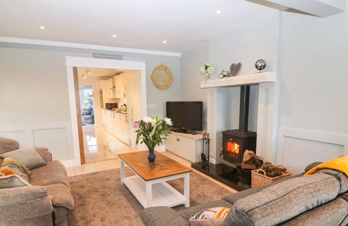 Killorglin Cottage | 35 LAUNE VIEW, family friendly in Killorglin, County Kerry
