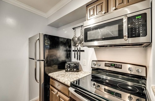 Irving Apartment | 35% OFF 1BD Condo, Pool, HWY161/183, DFW South