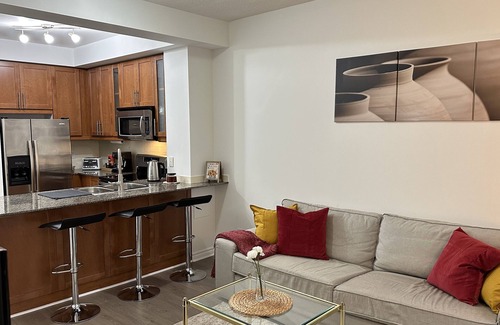 Willowdale Condo | 35% OFF! Winter Comfort Oasis &Subway &Parking, Pool,Buzzing Restaurant District