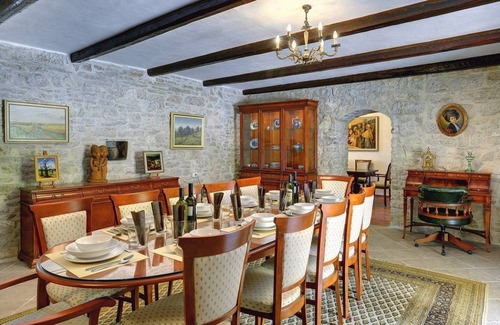 Rojnici House | 350 m² House ∙ 7 bedrooms ∙ 16 guests