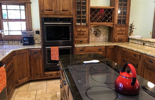 Buena Vista House | 3500 sq feet! VERY SPACIOUS and PERFECT for FAMILIES! Come enjoy the MTNS