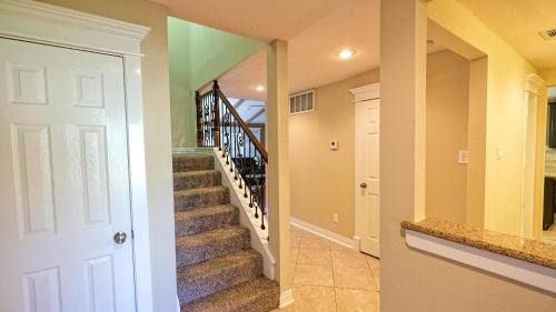 Clodine House | 350k Home, 5 BDR, Up to 16 guest, Middle of Town - Templar