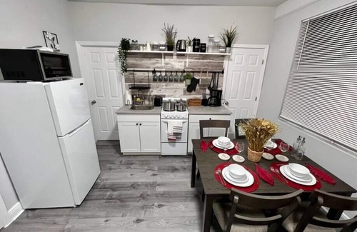 Coral Way Apartment | 3545 SW #4 · Modern Apartment near Brickell & Coral Gables 4
