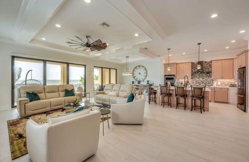 Mid Island House | 3552/3554 Big Kahuna Oasis: 10BR, Pools & Beach Access