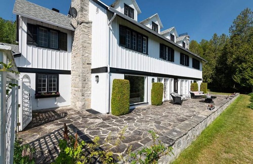 Pointe-au-Pic Cottage | 356 · Les Immeubles Charlevoix - 356