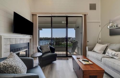 Charlevoix House | 359 Edgewater Inn
