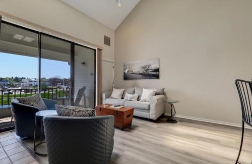 Charlevoix House | 359 Edgewater Inn