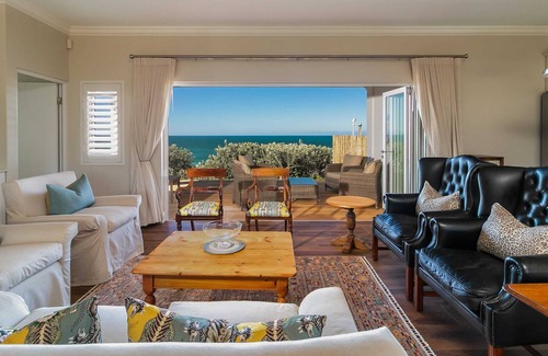 Robberg Beach House | 36 Beachy Head - Solar Power, Beachfront 2 Bd 2 Bt