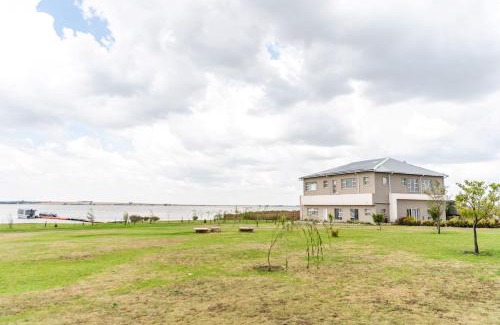 Metsimaholo House | 36 Emanzini Villa