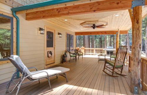 North Wawona Ski Chalet | 36 Larkspur Lair