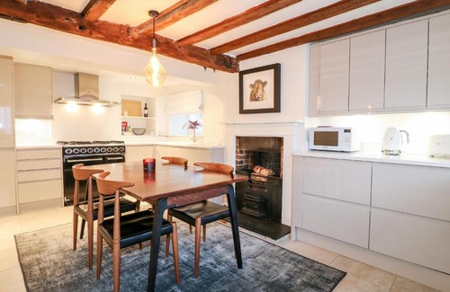 Ticknall House | 36 Main Street