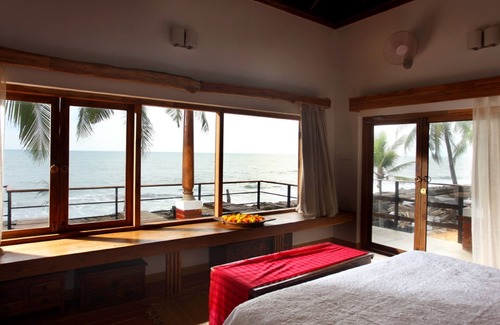 Kuzhuppilly Hotel | 36 Palms Boutique Retreat