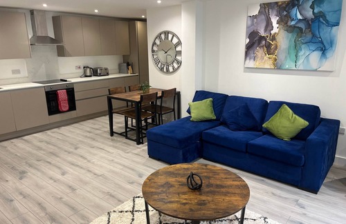 Camberley Apartment | 360 GU15 Aspen Court 02 - Modern 1 bedroom Apartment 02 Town Centre Camberley