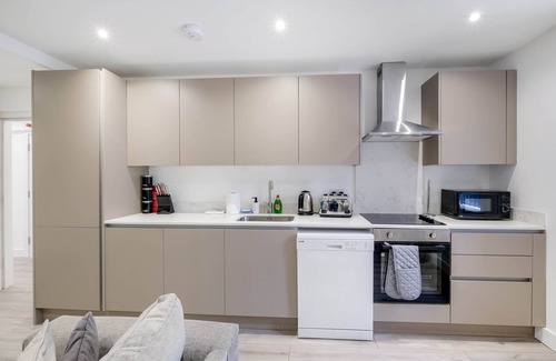 Camberley Apartment | 360 GU15 Aspen Court 04 - Modern 2 Bedrooms Apartment 04 Town Centre Camberley