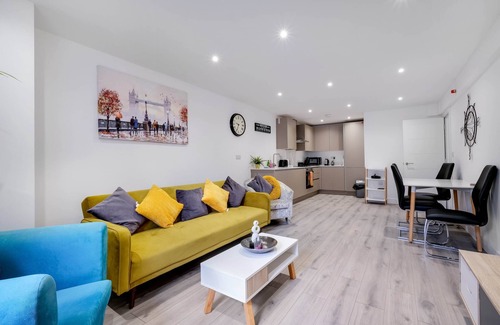 Camberley Apartment | 360 GU15 Aspen Court 05 - Modern 2 Bedrooms Apartment 05 Town Centre Camberley