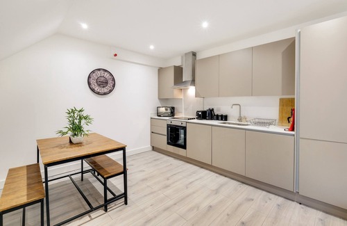 Camberley Apartment | 360 GU15 Aspen Court 08 - Modern 1 bedroom Apartment 08 Town Centre Camberley
