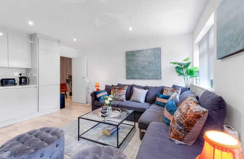 South Ruislip Apartment | 360 HA4 StMartins 10 - St Martins 2 Bedroom & 1 Bathroom Apt. 10 - Ruislip