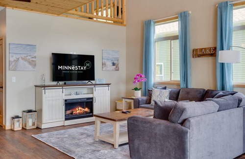 Lindstrom House | 360 m² House ∙ 4 bedrooms ∙ 11 guests