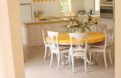 Meynes House | 360 m2 house