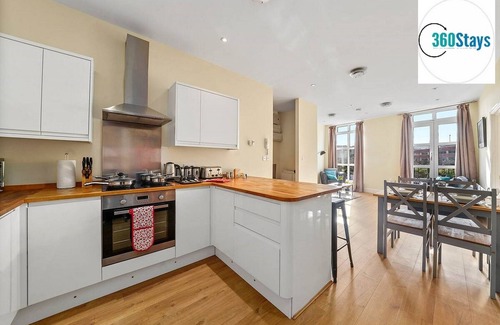 Maidenhead Apartment | 360 MH Victoria Hse 01 - Luxury 2 Bedroom Apt. 01 with Parking