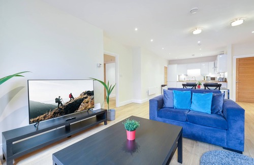 Maidenhead Apartment | 360 MH Victoria Hse 04 -Luxury 3 Bedroom Apt. 04 with Parking