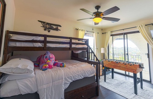 Fallbrook House | 360 View Mountaintop Villa