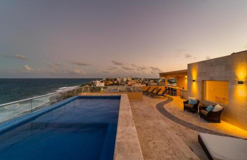 Isla Mujeres Apartment | 360 Views, Waterfront Penthouse, Rooftop Pool