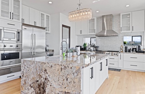 North Tustin House | 360° HILLTOP VIEW/Ultra Modern/15min DISNEY