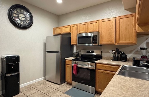 Yuma House | 365 Sunshine of Yuma (3 bedrooms & 2.5 bath)