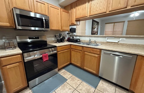 Yuma House | 365 Sunshine of Yuma (3 bedrooms & 2.5 bath)