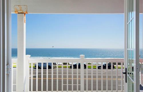 Carlsbad House | 3690 Carlsbad Boulevard - Unit B