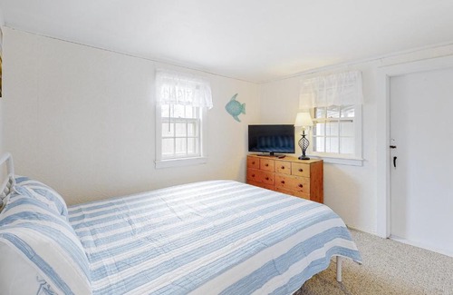 Dennis Port House | 37 Bassett