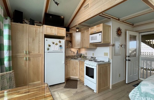 Hatteras Condo | 37 Coal Miner's Dream Studio Bedroom Condo by RedAwning