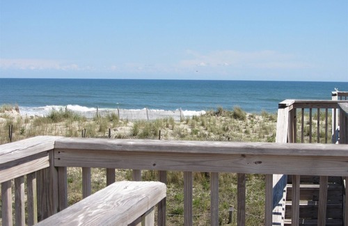 Hatteras Condo | 37 Coal Miner's Dream Studio Bedroom Condo by RedAwning