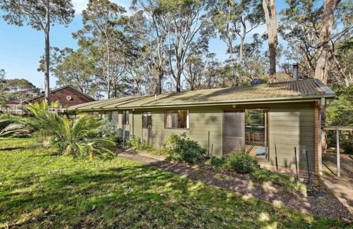 Dalmeny House | 37 Coastal Court - Bush Retreat By the Sea