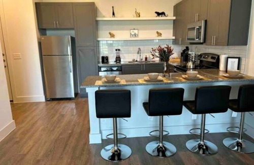 Pflugerville Apartment | 37 Cozy King w Resort Amenities