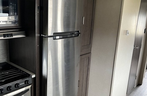 New Baltimore House | 37 foot camper on the water with a Boat Slip available