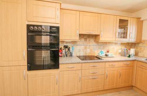 Westleigh Apartment | 37 OCEAN PARK, family friendly in Westward Ho!