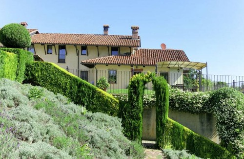 Bene Vagienna House | 370 m² House ∙ 7 bedrooms ∙ 14 guests