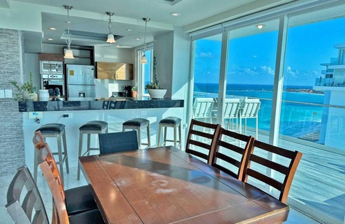 Zona Hotelera Condo | #3704-Tim’s Ocean Condos – Beachfront – ALL Bedrooms have attached Bathroom!