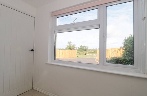 Cliffe Pypard House | 38 CLYFFE PYPARD, family friendly, with a garden in Lyneham