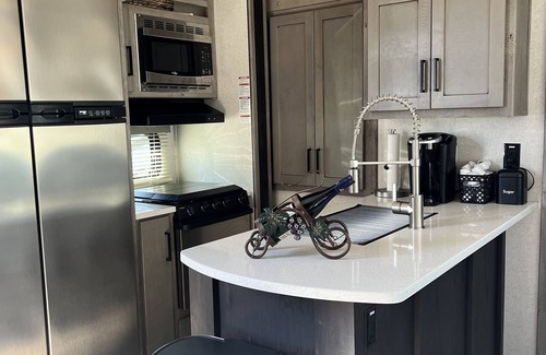 Gravois Mills House | 38 ft RV-Amazing View-Water Park-Restaurant