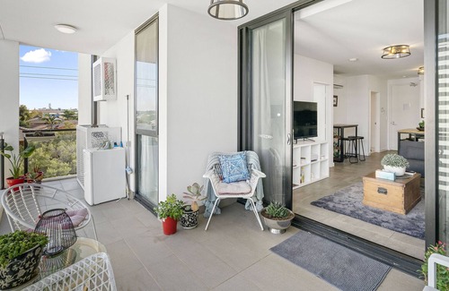 North Perth Apartment | 38 North Perth Snuggle Sanctuary- for 2 - parking