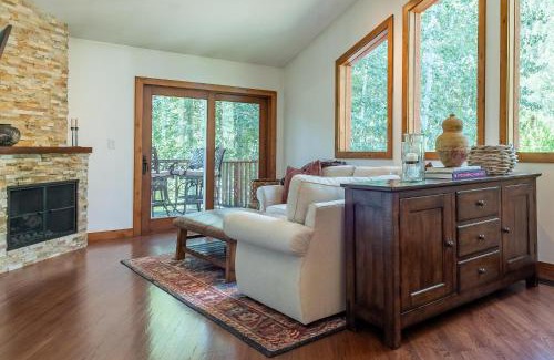Ketchum House | 380 Sabala Unit A